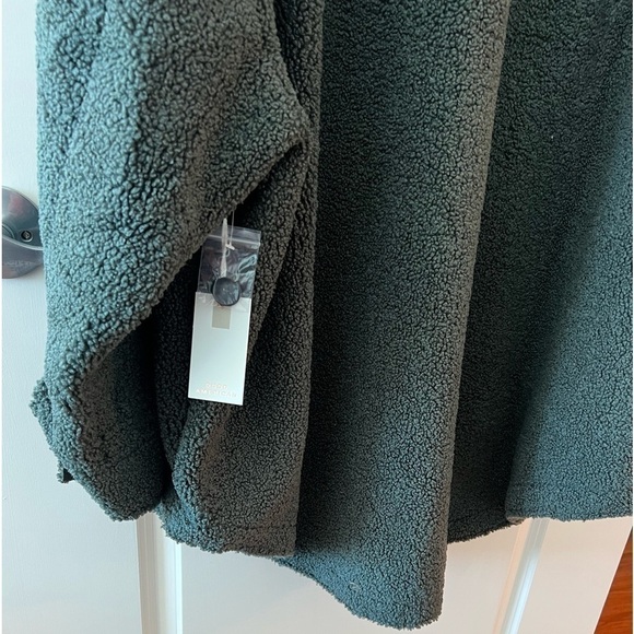 Good American Cozy Contour Faux Shearling Jacket NWT - Picture 8 of 16